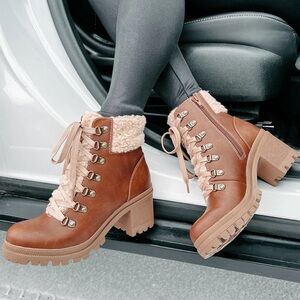 Universal Thread Brown Faux-Shearling Lace-Up Platform Block Heel Ankle Boots
